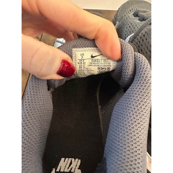 Nike Alpha Huarache Elite 4 Turf Baseball Cleats – Men’s 7 (Black/Gray/White) - Picture 4 of 10